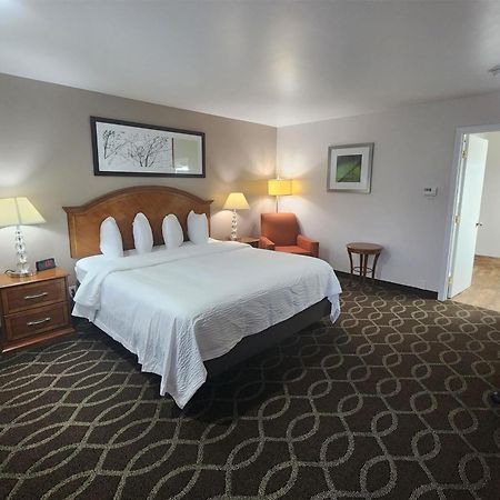 Ramada Bayside Inn & Suites 尤里卡 外观 照片