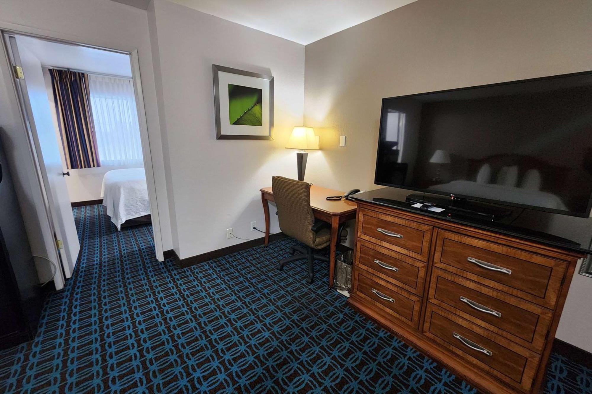 Ramada Bayside Inn & Suites 尤里卡 外观 照片