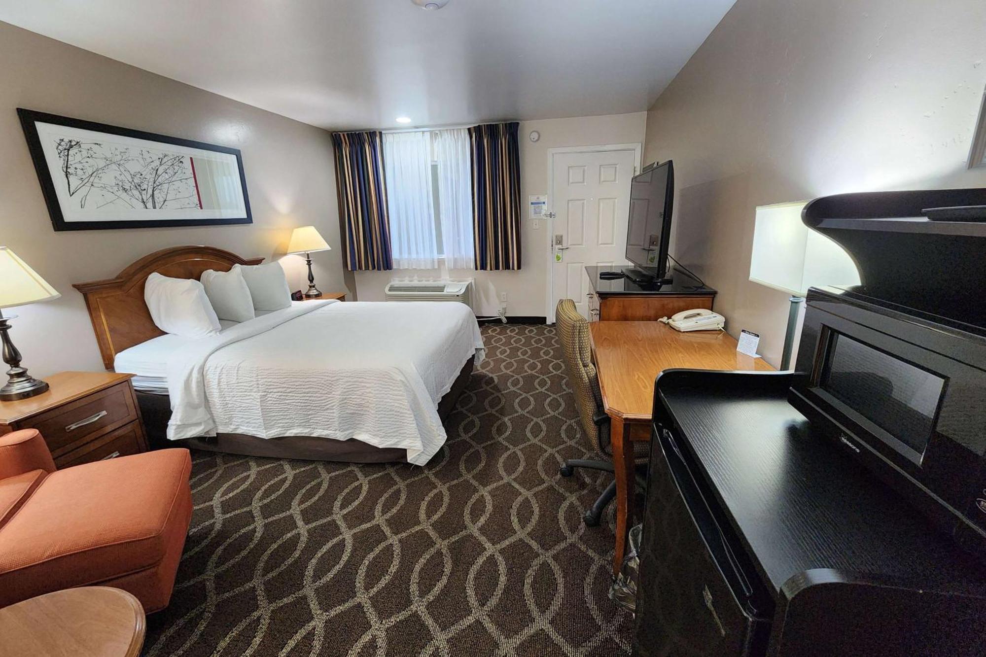 Ramada Bayside Inn & Suites 尤里卡 外观 照片