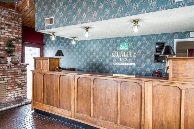Ramada Bayside Inn & Suites 尤里卡 外观 照片